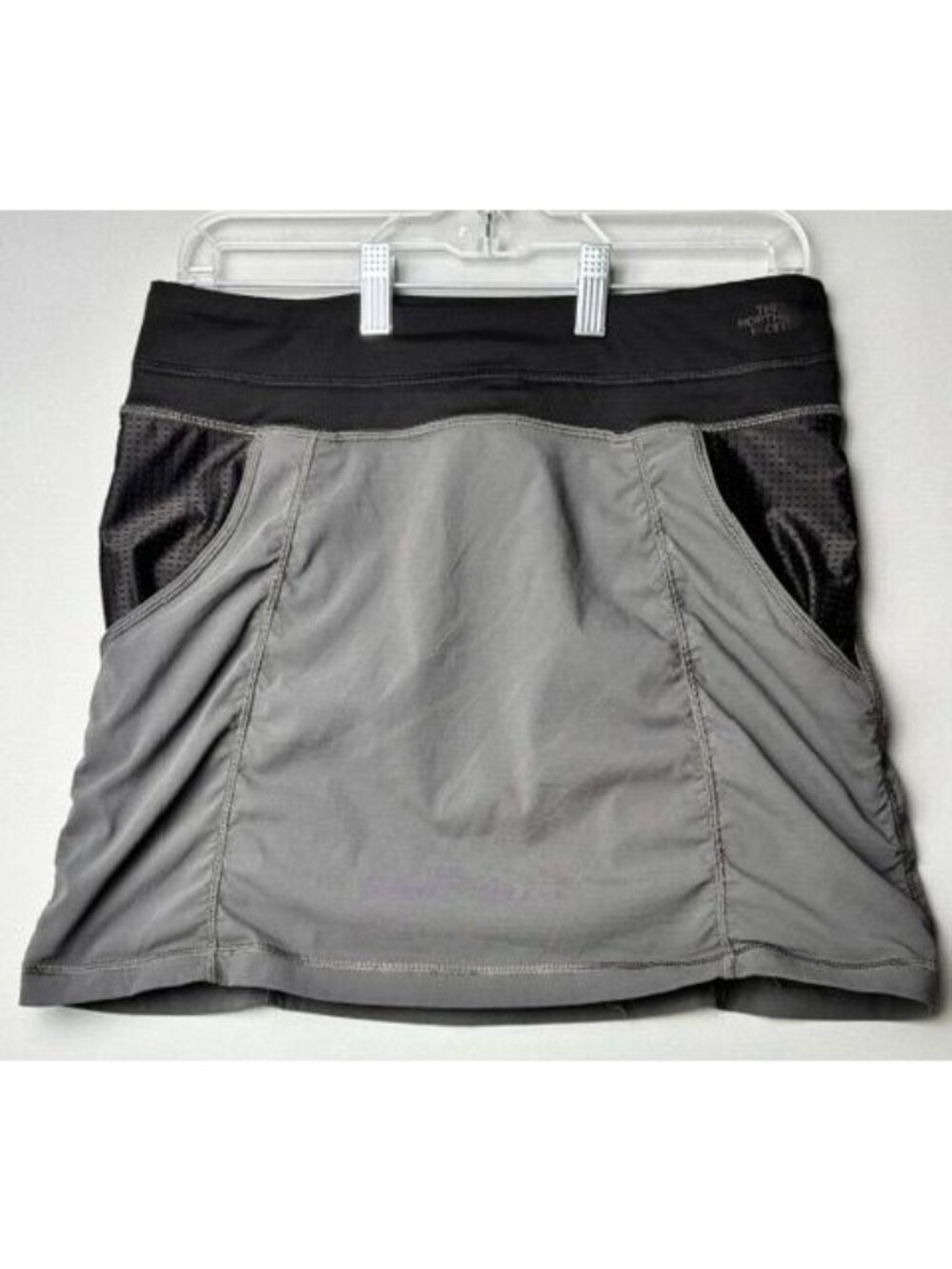 The North Face Women's S FlashDry Running Skirt Gray Black Athletic Activewear